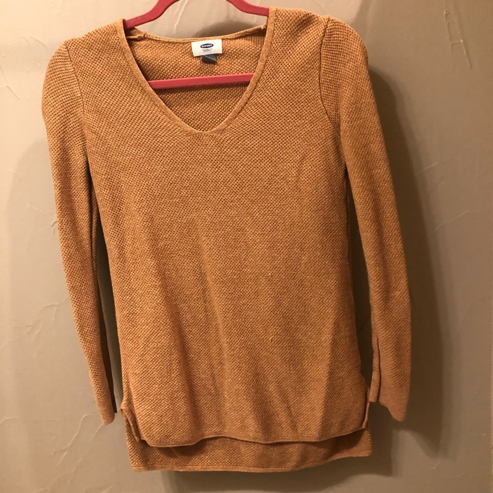Old navy long sleeve shirt